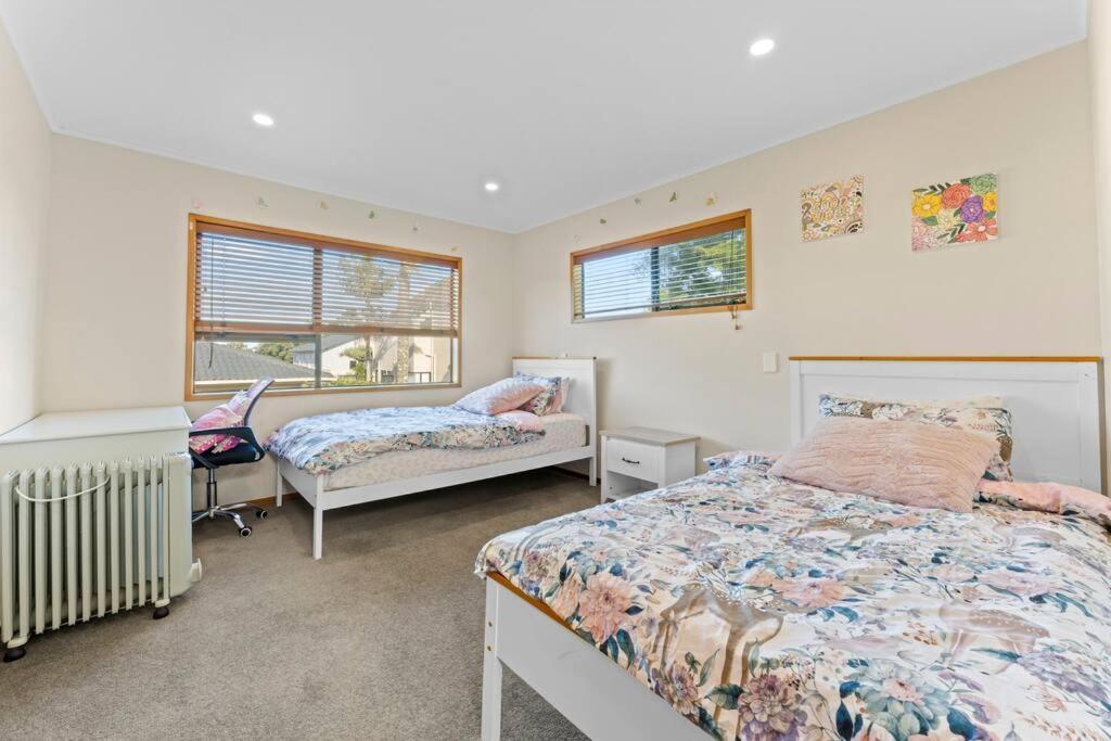Not Usually Available - Lucky U! Auckland Exterior photo