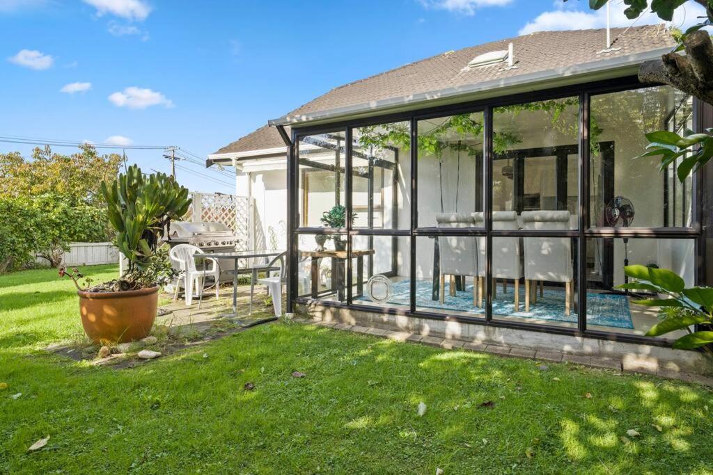 Not Usually Available - Lucky U! Auckland Exterior photo