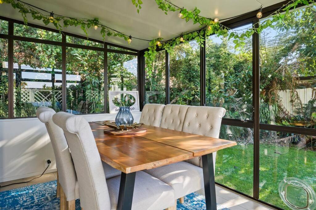 Not Usually Available - Lucky U! Auckland Exterior photo